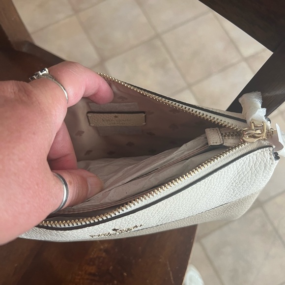 2 tone Kate spade purse - Picture 4 of 5